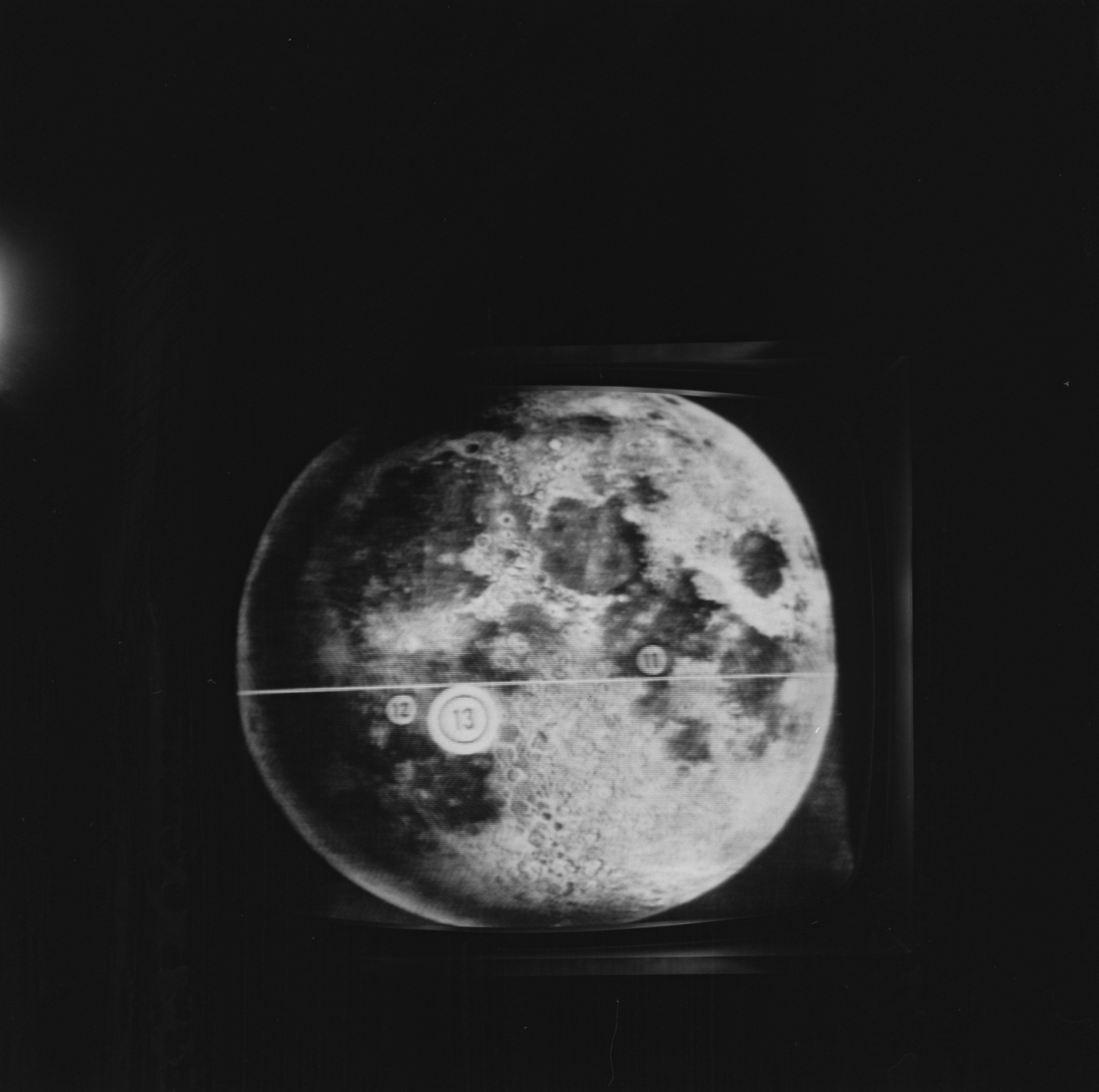 De missie van Apollo 13 op televisie, 1970_copyright ErfgoedBrugge.be - collectie Brusselle-Traen